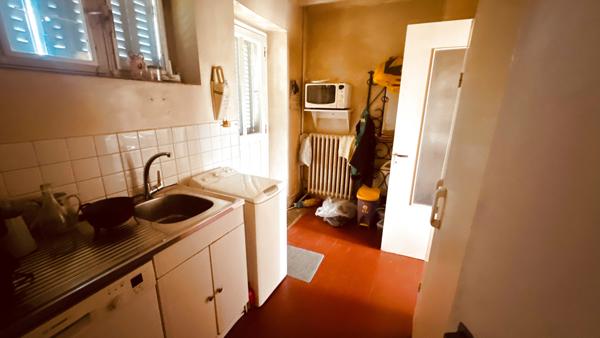 Tannay (58190) Longère de plain pied à vendre dans le secteur de TANNAY 125 000 € F.A.I. terrain de 3218 m 2 environ.