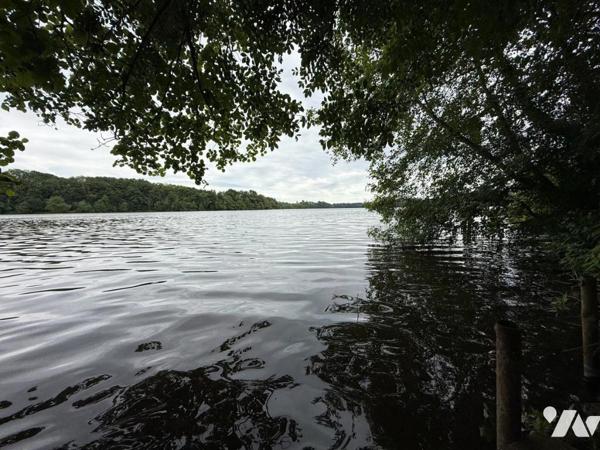 SUCE SUR ERDRE - Bords de l'Erdre - Propriété de 340m² sur une parcelle d'un hectare