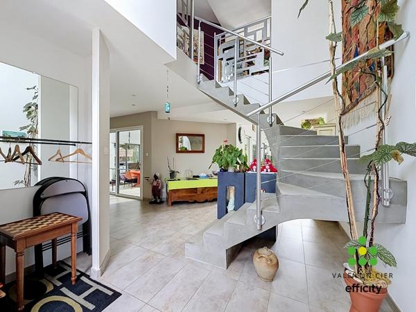Maison
         7 pièces
        - 263 m² 314 000 € *
