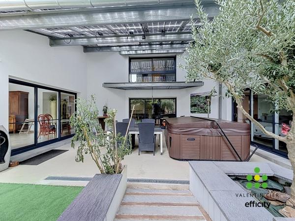 Maison
         7 pièces
        - 263 m² 314 000 € *