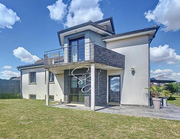 Maison contemporaine 4 chambres + bureau 10 min de Reims centre  Jardin clos