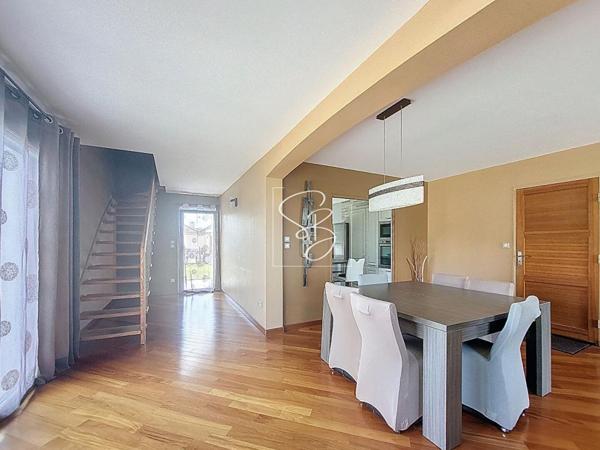 Maison contemporaine 4 chambres + bureau 10 min de Reims centre  Jardin clos