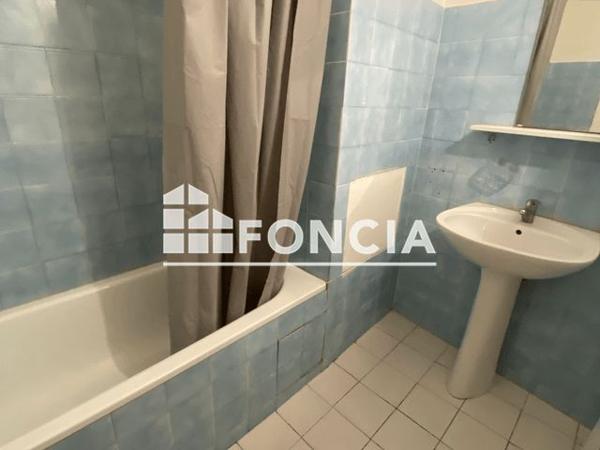 Location Appartement 4 pièces 92.1 m² - 1 RUE DE LA REPUBLIQUE Bagnols Sur Ceze 30200