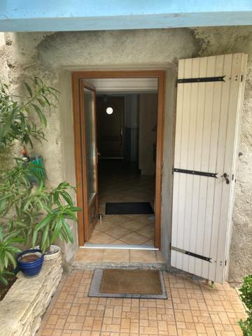 Carcassonne, maison 160m2 rénovée avec dépendances, cours, terrasses, jardin et piscine