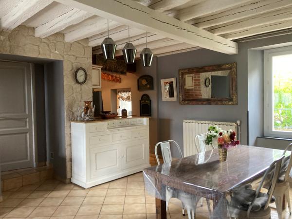 Carcassonne, maison 160m2 rénovée avec dépendances, cours, terrasses, jardin et piscine