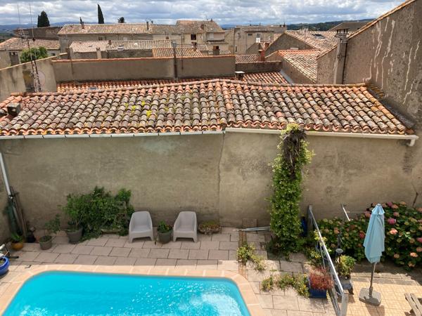 Carcassonne, maison 160m2 rénovée avec dépendances, cours, terrasses, jardin et piscine