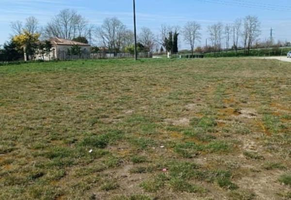 Terrain à VILLENAVE-D'ORNON, 33140 - 2502m²