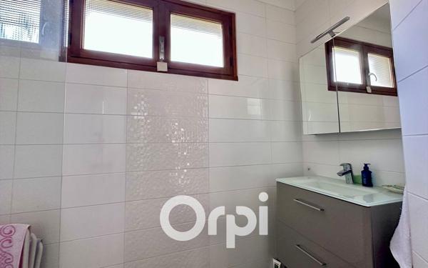 Maison à vendre    5 pièces •  Froges