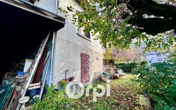 Maison à vendre    5 pièces •  Froges