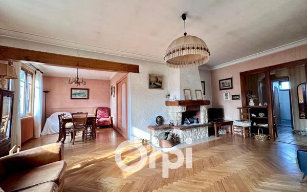 Maison à vendre    5 pièces •  Froges