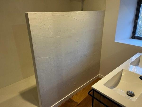 Corps de ferme de 129 m2 avec grange et terrain de 2300 m2