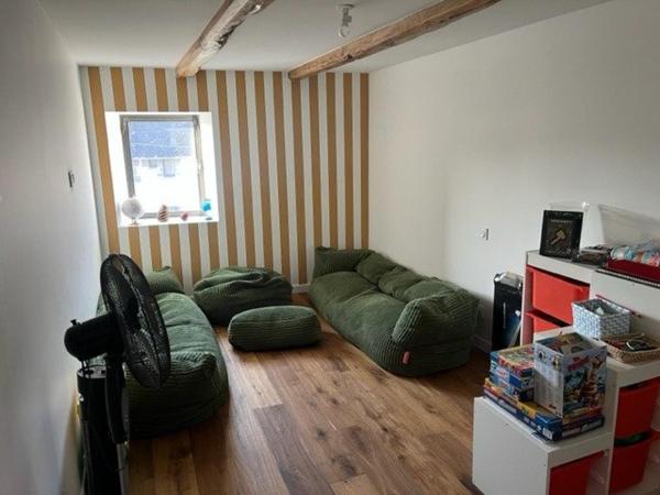 Corps de ferme de 129 m2 avec grange et terrain de 2300 m2