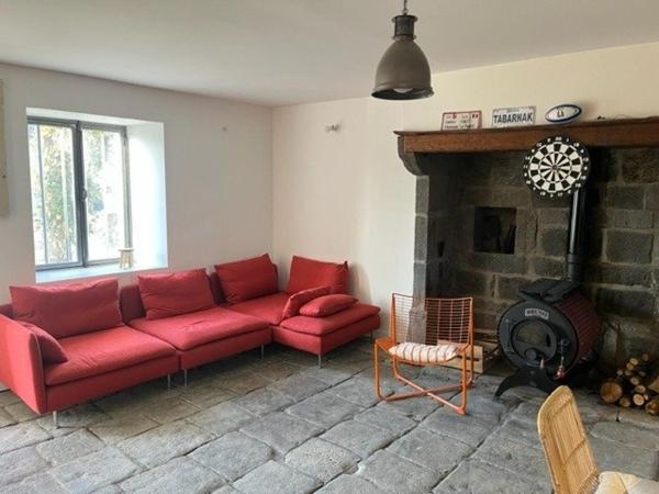 Corps de ferme de 129 m2 avec grange et terrain de 2300 m2