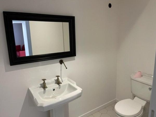 Corps de ferme de 129 m2 avec grange et terrain de 2300 m2