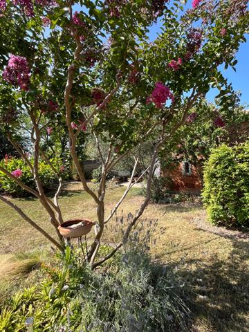 A vendre et rénover : Ancien corps de ferme 9 pièces, 6 chambres, au coeur d'un village proche de MAUVEZIN (32)