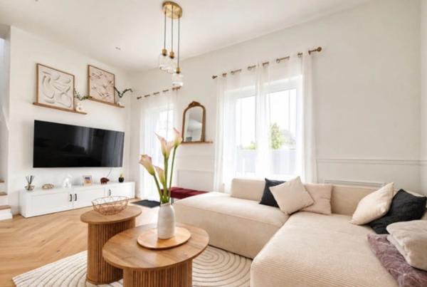 PROCHE GARE - BELLE MAISON DE 6 PIECES PRINCIPALES Laval