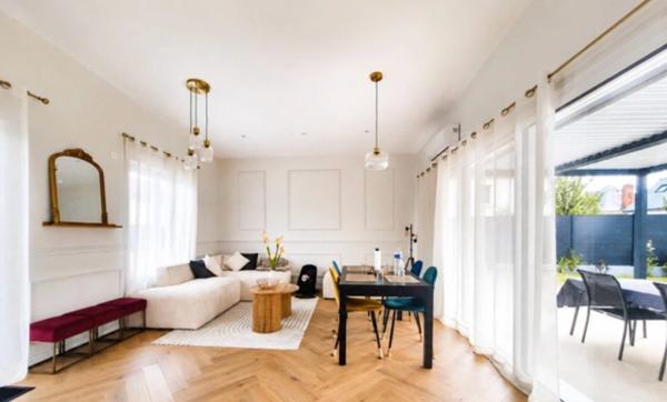 PROCHE GARE - BELLE MAISON DE 6 PIECES PRINCIPALES Laval