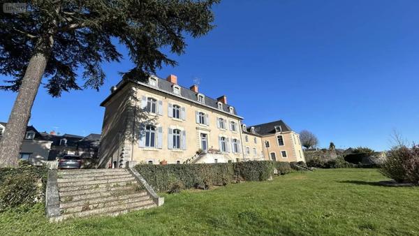 Location - Appartement Château-Gontier-sur-Mayenne 53200 5 pièces 150 m 2