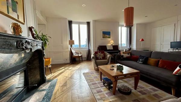 Location - Appartement Château-Gontier-sur-Mayenne 53200 5 pièces 150 m 2