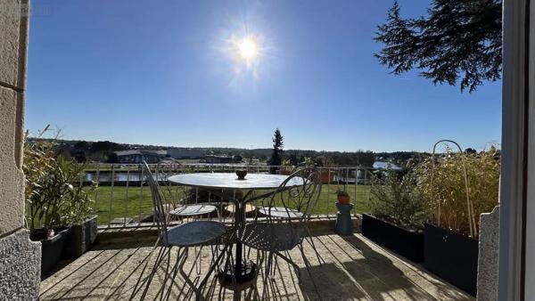 Location - Appartement Château-Gontier-sur-Mayenne 53200 5 pièces 150 m 2