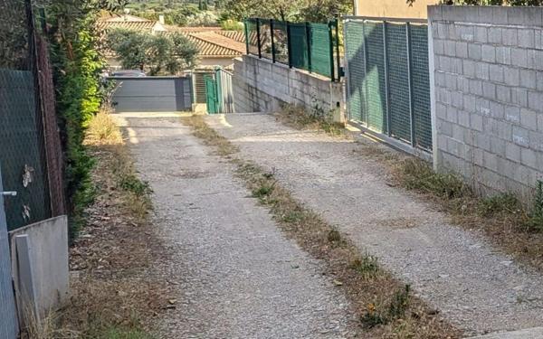 Stationnement à vendre    32 m2 Claret