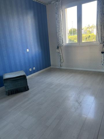 DIJON EIFFEL : MAISON 4 CHAMBRES - VERANDA - GARAGE - GRAND TERRAIN