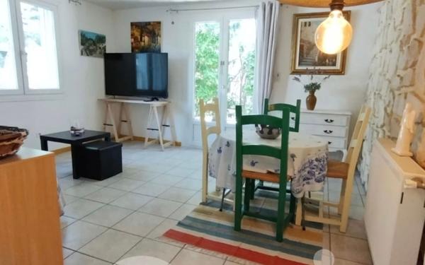 Maison à vendre    10 pièces •  L'Isle-sur-la-Sorgue