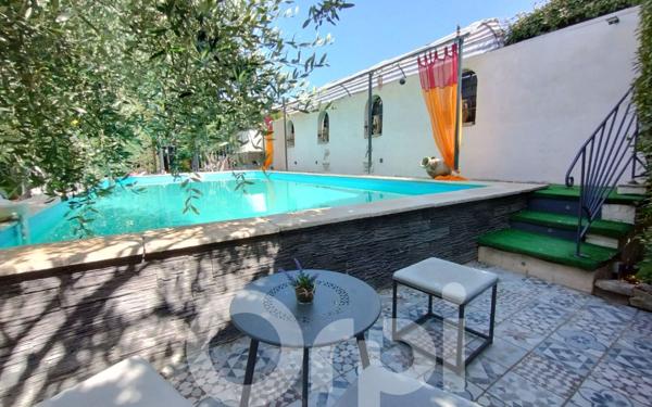 Maison à vendre    10 pièces •  L'Isle-sur-la-Sorgue