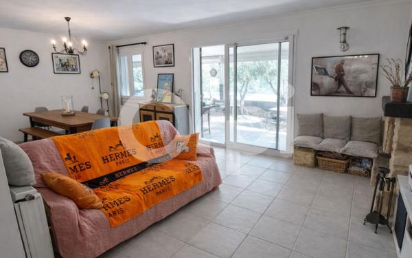 Maison à vendre    10 pièces •  L'Isle-sur-la-Sorgue