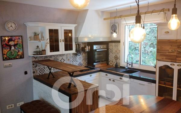 Maison à vendre    10 pièces •  L'Isle-sur-la-Sorgue