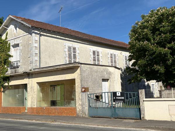 Ensemble immobilier Brioux Centre