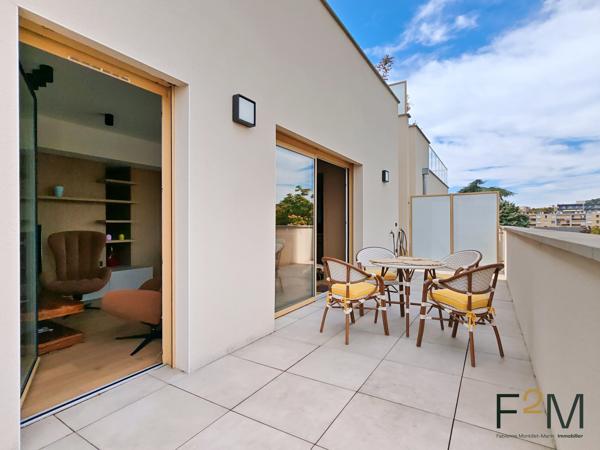 T3 MEUBLE AVEC BALCON, ROOFTOP PRIVATIF ET GARAGE A LOUER A CALUIRE