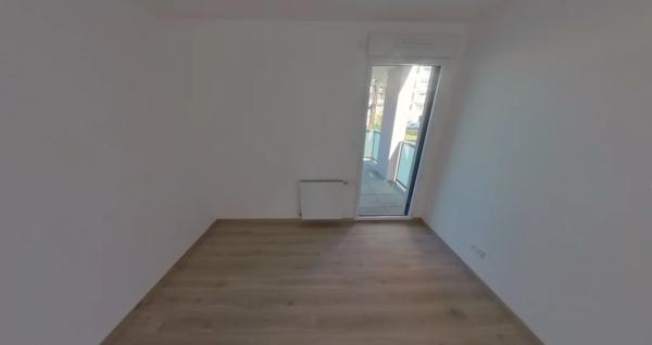 APPARTEMENT T3 A LOUER - LYON 3EME ARRONDISSEMENT Jules Verne-Acacias 65.45 m 2 1 070 € charges comprises par mois