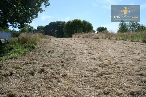 Vente                                                      Terrain
                        
                                         16300 m2                     à Josselin