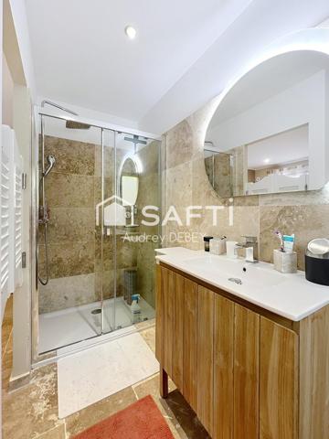 LÀ OÙ LA DOUCEUR DE VIVRE SANARYENNE RENCONTRE L’ÉLÉGANCE CONTEMPORAINE.