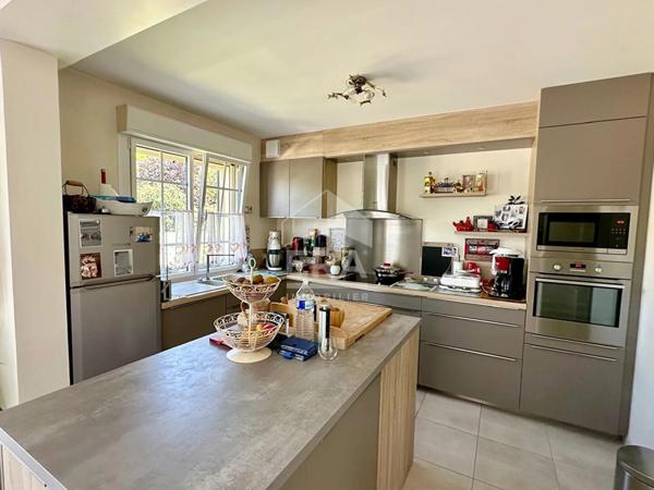 Maison Douvres La Delivrande 8 pièce(s) 156 m2