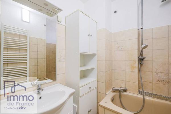 GRENOBLE - 145 COURS DE LA LIBERATION ET DU GENERAL DE GAULLE - APPARTEMENT T3