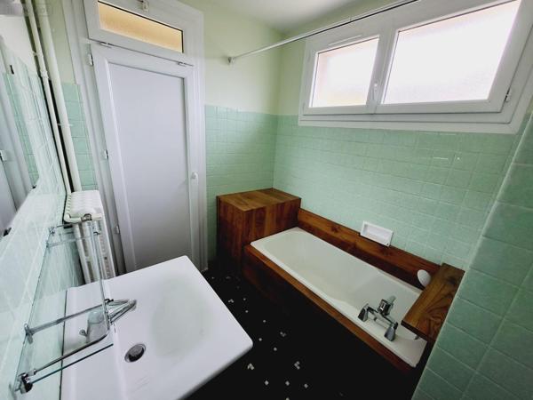 Immeuble de rapport à vendre à Ussel en Corrèze (19200), ref : UM 1199