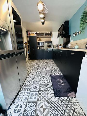 Maison
                                                                                                                                                                                                                                                                                                                        7 pièce(s)                                                                                                                                                                                                          4 chambre(s)                                                                                                                                                                                                          188.25  m²