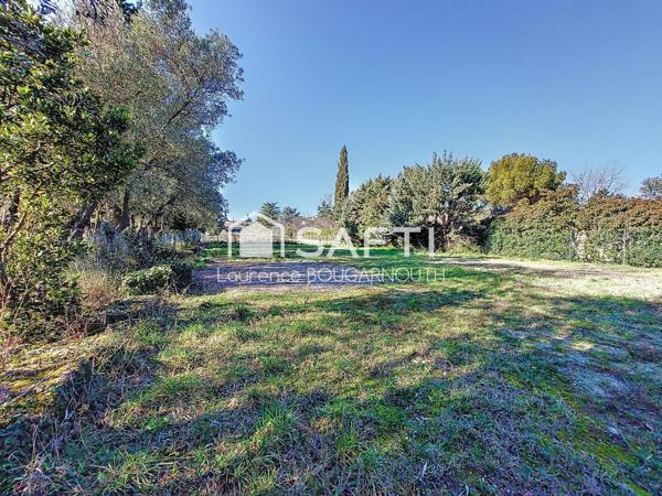 Terrain à bâtir - 833 m²