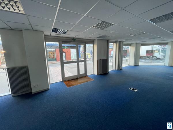 Local commercial Rouen avec Conduit d'extraction3 pièce(s) 132.5 m2
