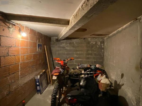 Garage - Parking à vendre à Aurillac dans le Cantal (15000), ref : 15061-1033924