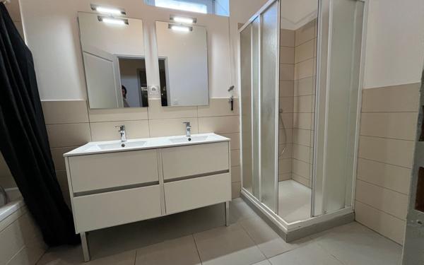 Maison à louer    5 pièces •  Laurabuc