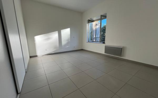 Maison à louer    5 pièces •  Laurabuc