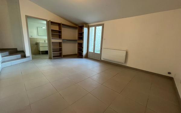 Maison à louer    5 pièces •  Laurabuc