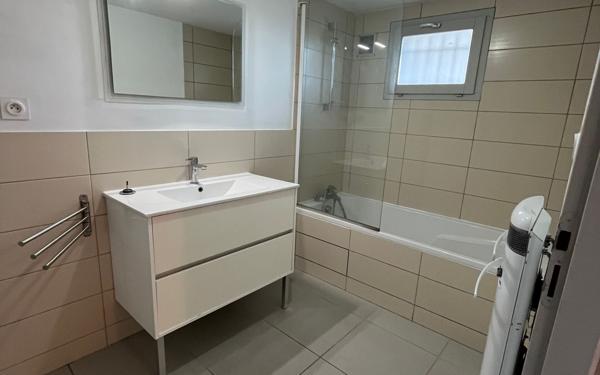 Maison à louer    5 pièces •  Laurabuc