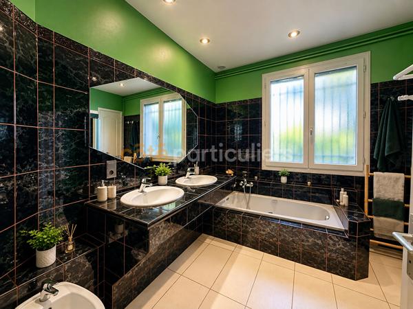 Vente
                Maison160 m² - 6 Pièces -
                    LAVAUR (81500)