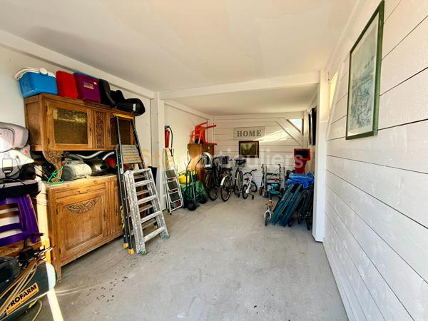 Vente
                Maison160 m² - 6 Pièces -
                    LAVAUR (81500)
