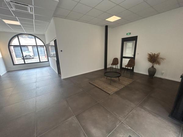 Fonds et/ou murs commerciaux à louer à Cambrai dans le Nord (59400), ref : 59083-L1800   
Centre-Ville