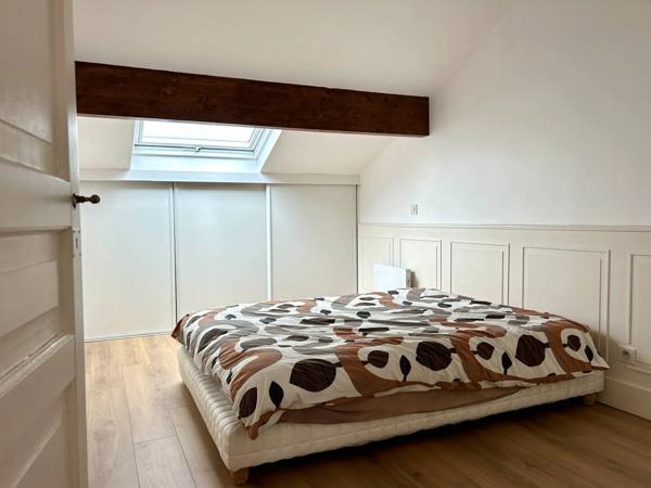 A LOUER APPARTEMENT T3 MEUBLÉ 52M2 AU DEUXIEME ETAGE AVEC GRAND EXTERIEUR à BORDEAUX Quartier Ornano/Tondu proche Tram A